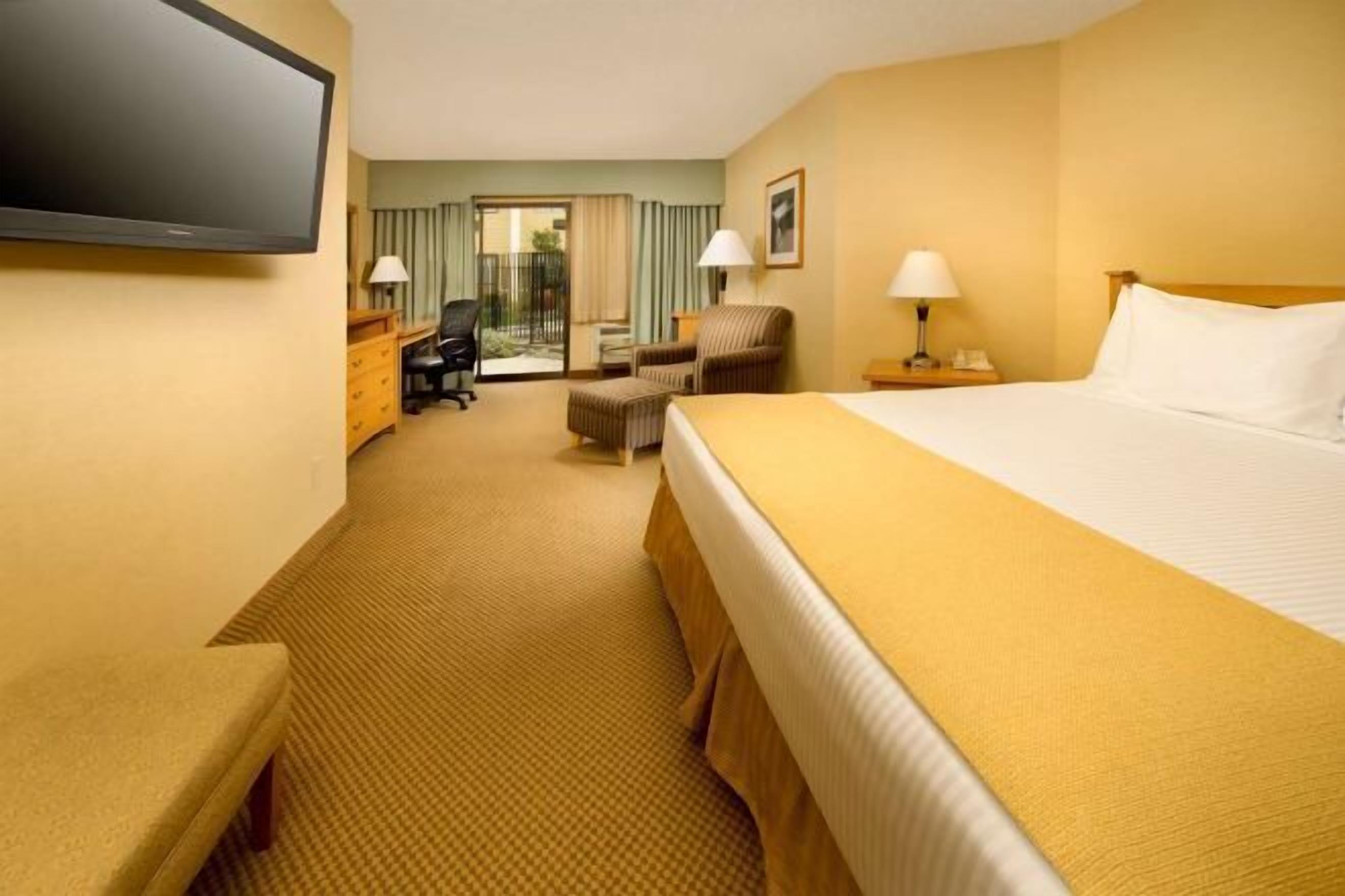 1 bedroom, Egyptian cotton sheets, premium bedding, in-room safe