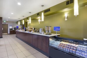 Petit déjeuner à emporter compris tous les jours