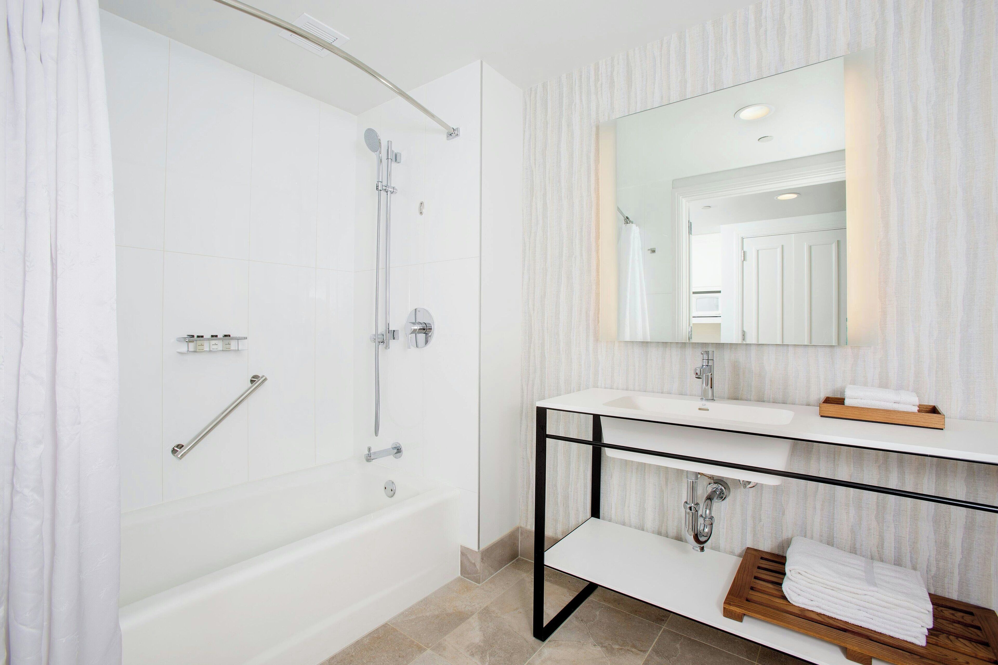 Combined shower/tub, free toiletries, hair dryer, bathrobes