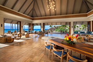 Lobby - Sheraton Maui Resort & Spa (Lahaina)