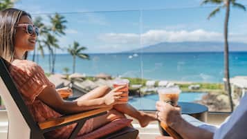 3 bars/lounges, een poolbar