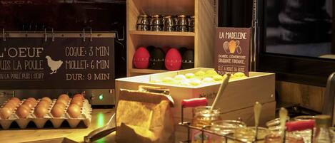 Daily buffet breakfast (EUR 13.90 per person)
