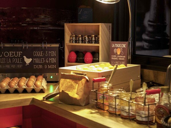 Daily buffet breakfast (EUR 13.90 per person)