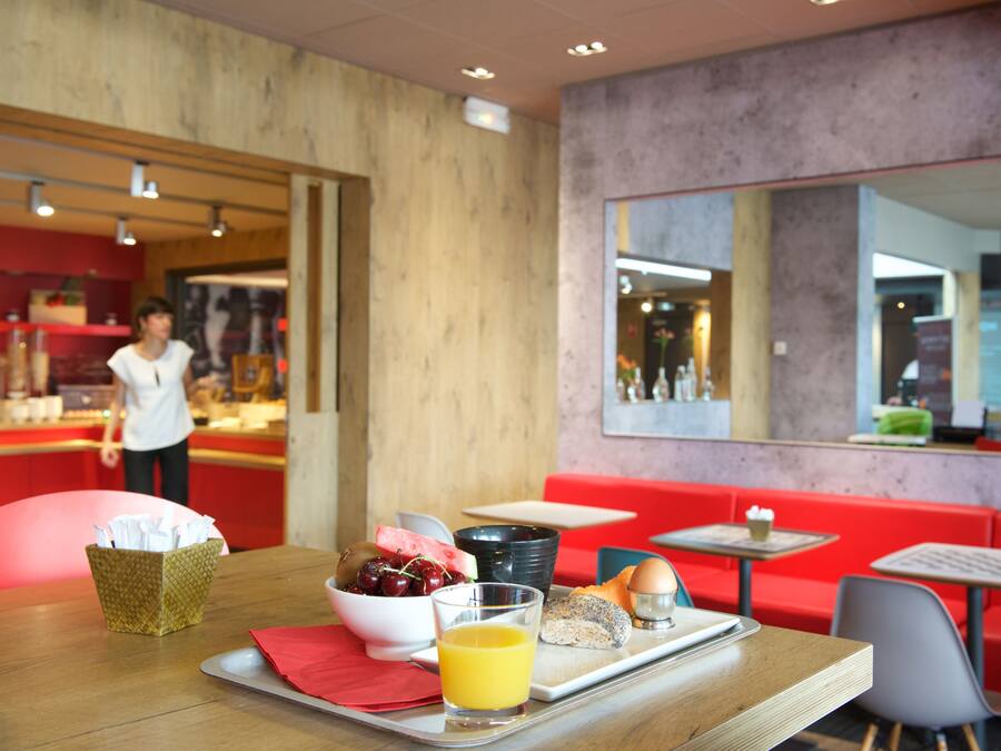 Daily buffet breakfast (EUR 13.90 per person)