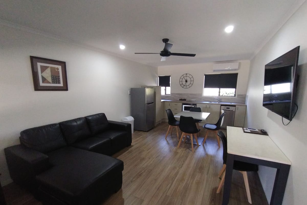 Appartement Prestige | Aire de séjour | Téléviseur de 30 po avec télévision numérique, Netflix