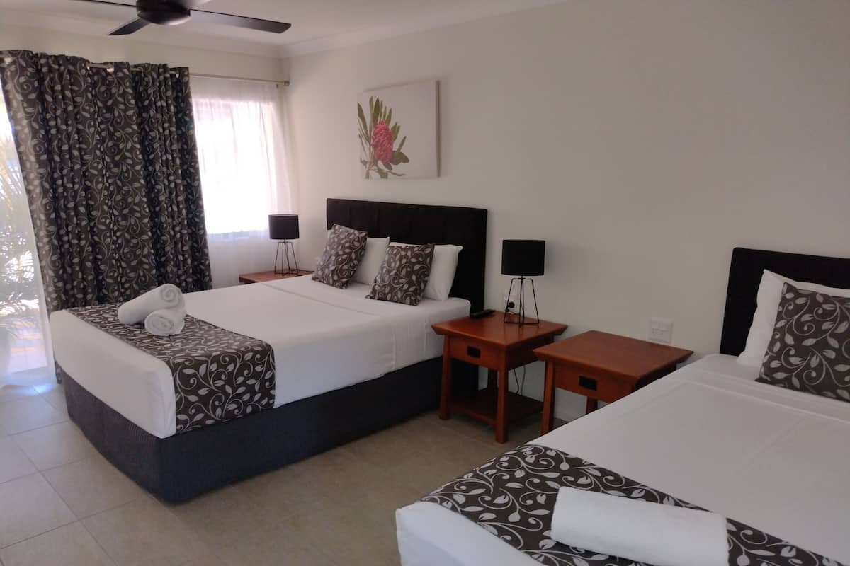 Executive Room, 1 Bedroom, Accessible | Soundproofing, iron/ironing board, cribs/infant beds, free WiFi
