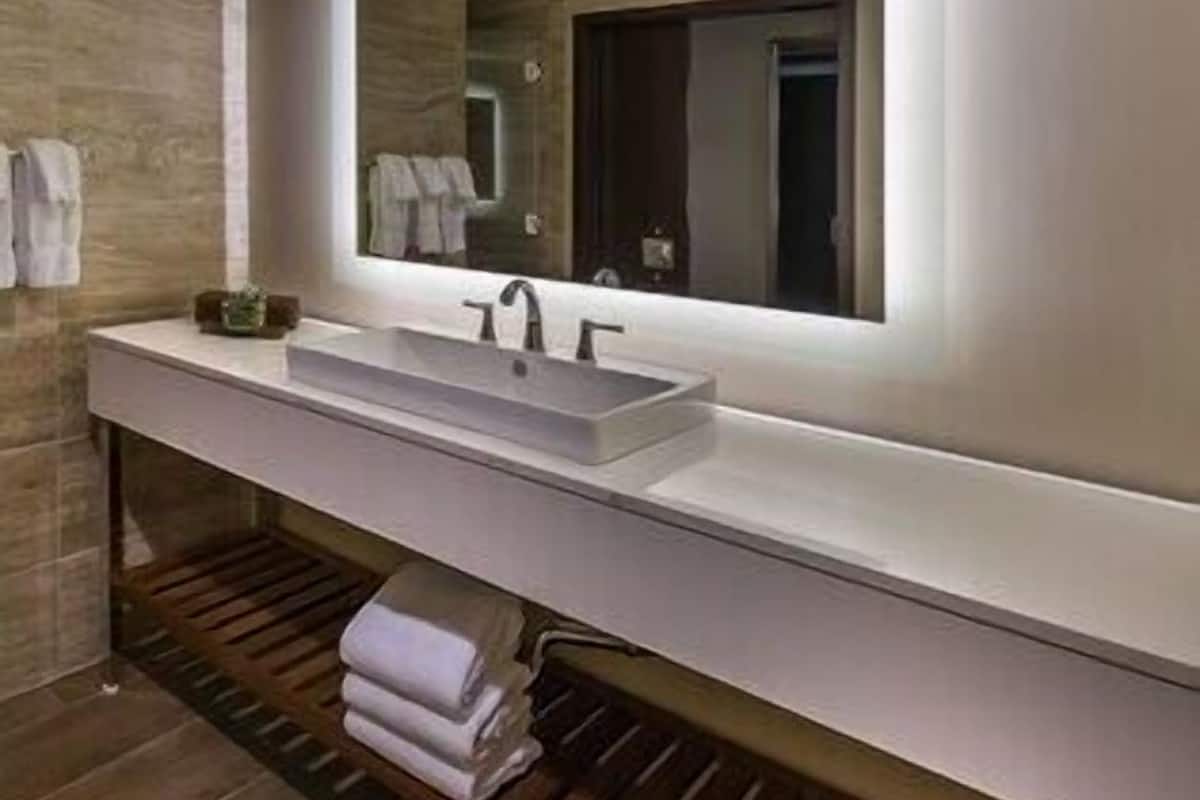 Bilik Mandi | Pancuran mandi, kelengkapan dandanan diri berjenama, pengering rambut