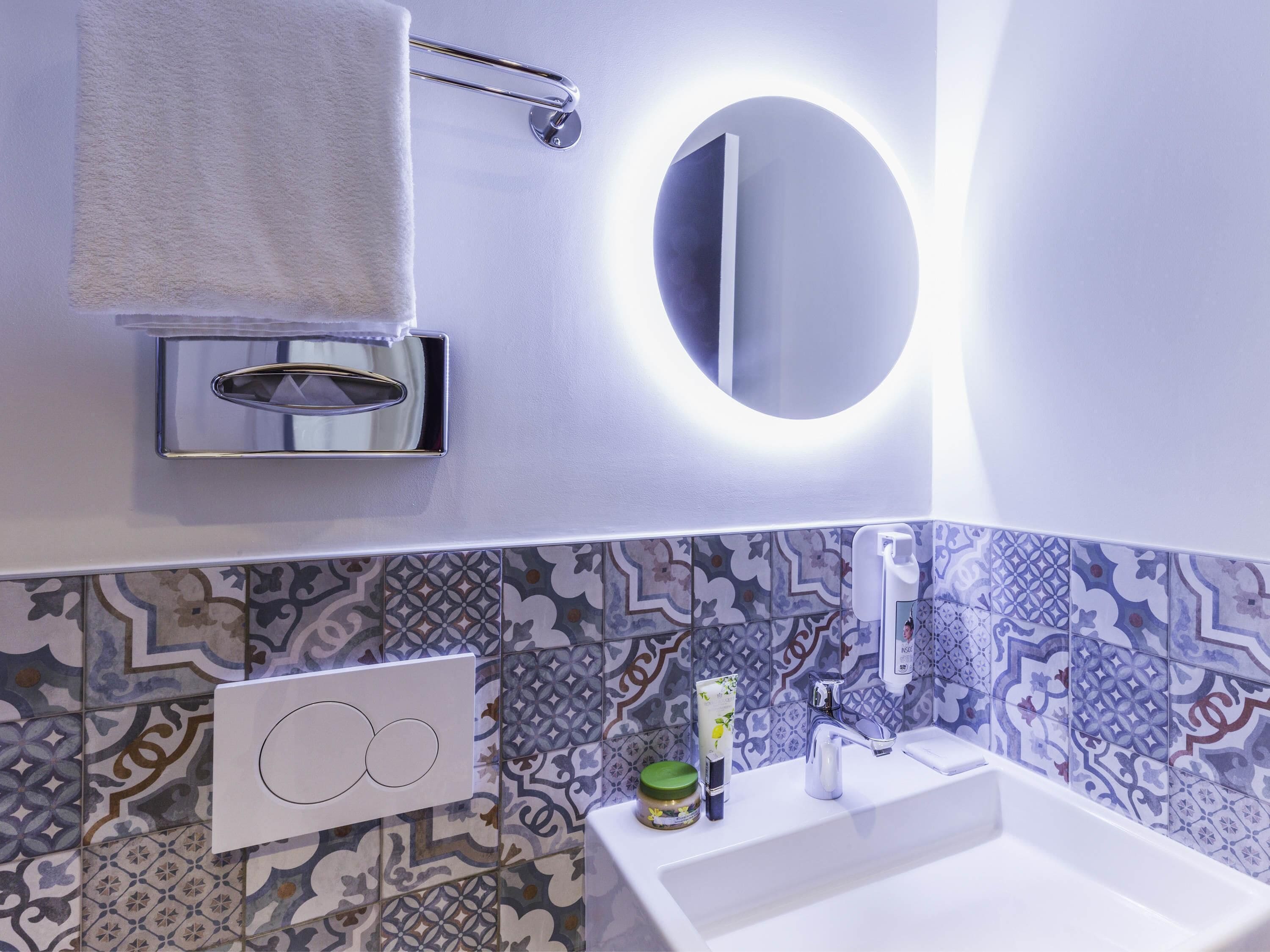 Habitación estándar, 1 cama individual | Ropa de cama de alta calidad y caja de seguridad en la habitación 