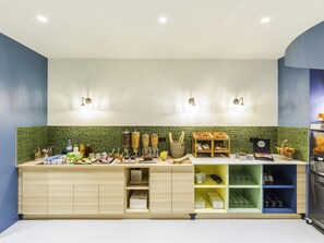 Petit déjeuner compris tous les jours