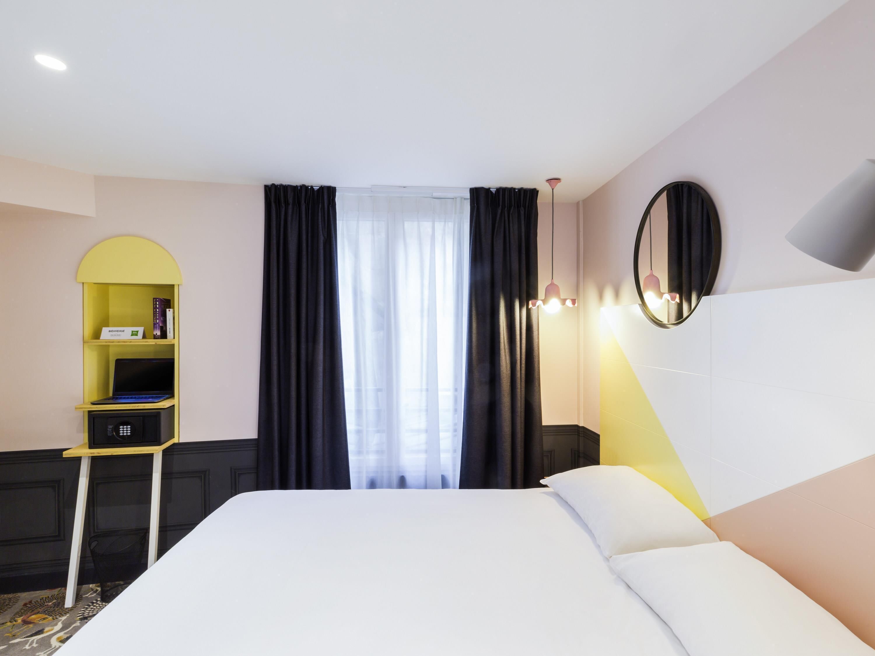 Standard Room, 1 Single Bed | Premium bedding, in-room safe, desk, laptop workspace