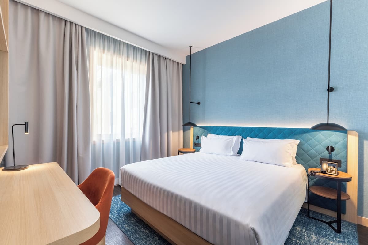 Premium bedding, minibar, in-room safe, desk