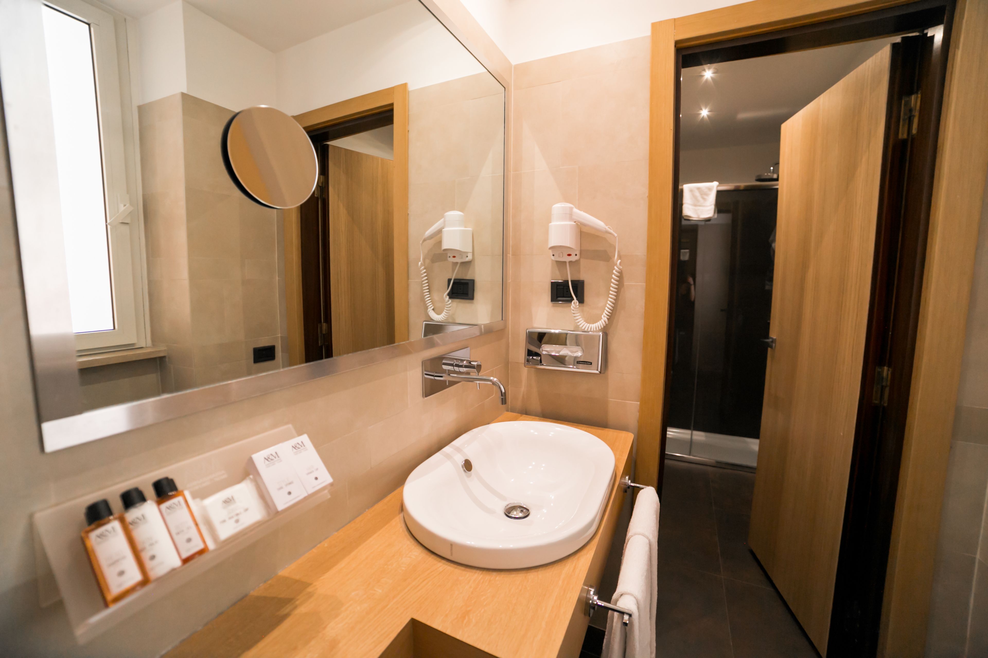 shower, deep-soaking bathtub, free toiletries, hair dryer