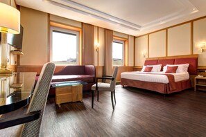 Superior Room, 1 King Bed | Premium bedding, minibar, in-room safe, desk