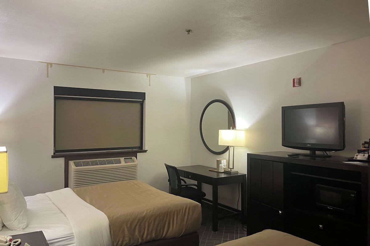 In-room safe, desk, laptop workspace, blackout curtains