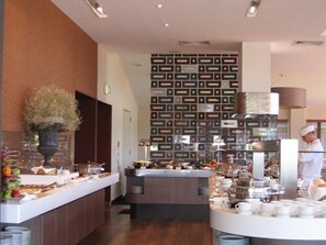 Breakfast, lunch and dinner served - Waipuna Hotel & Conference Centre (Auckland)