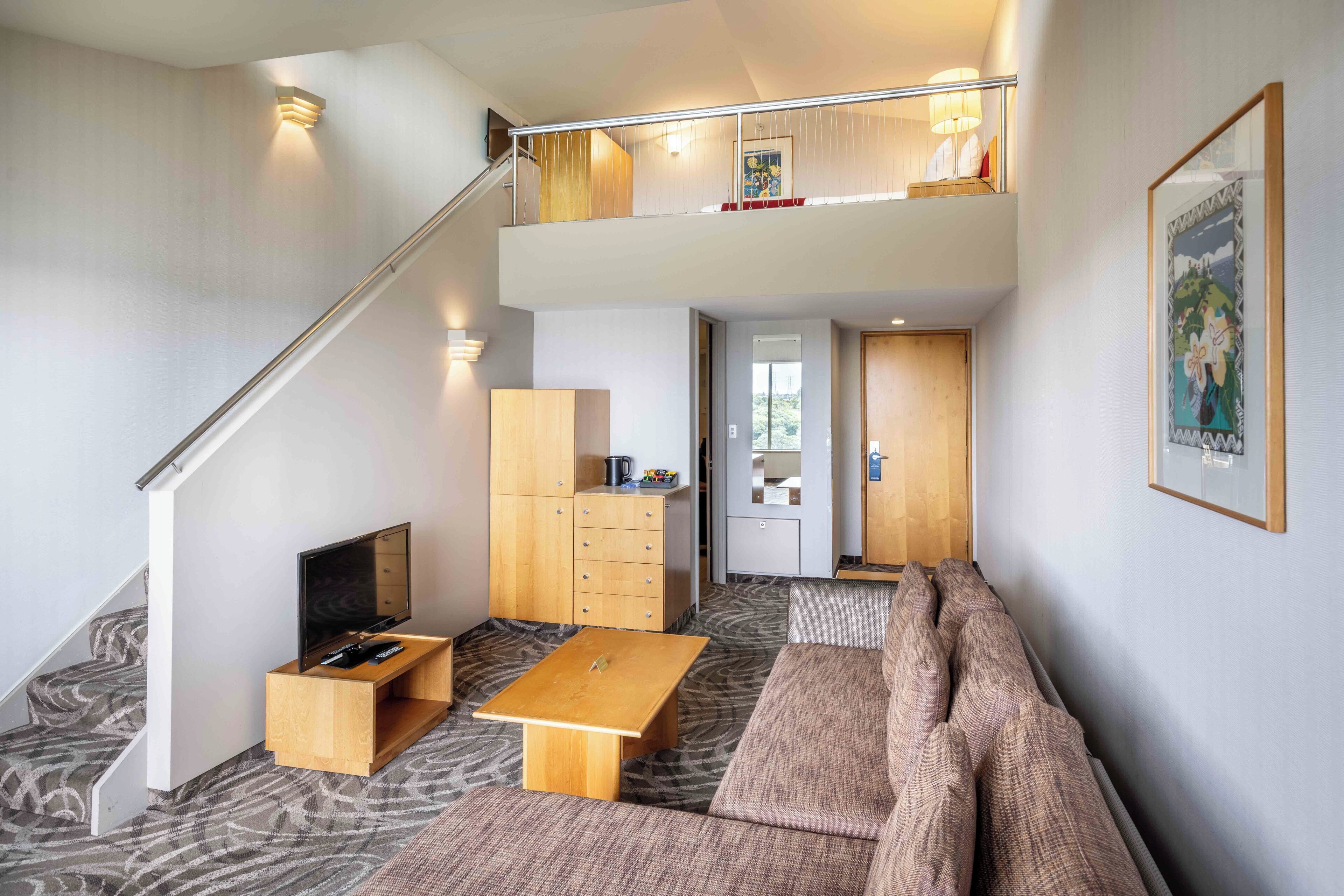 gallery suite | living area | lcd tv