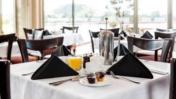 Daily buffet breakfast (NZD 38 per person)