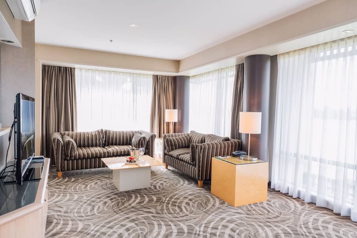 Ambassador Suite | Living area