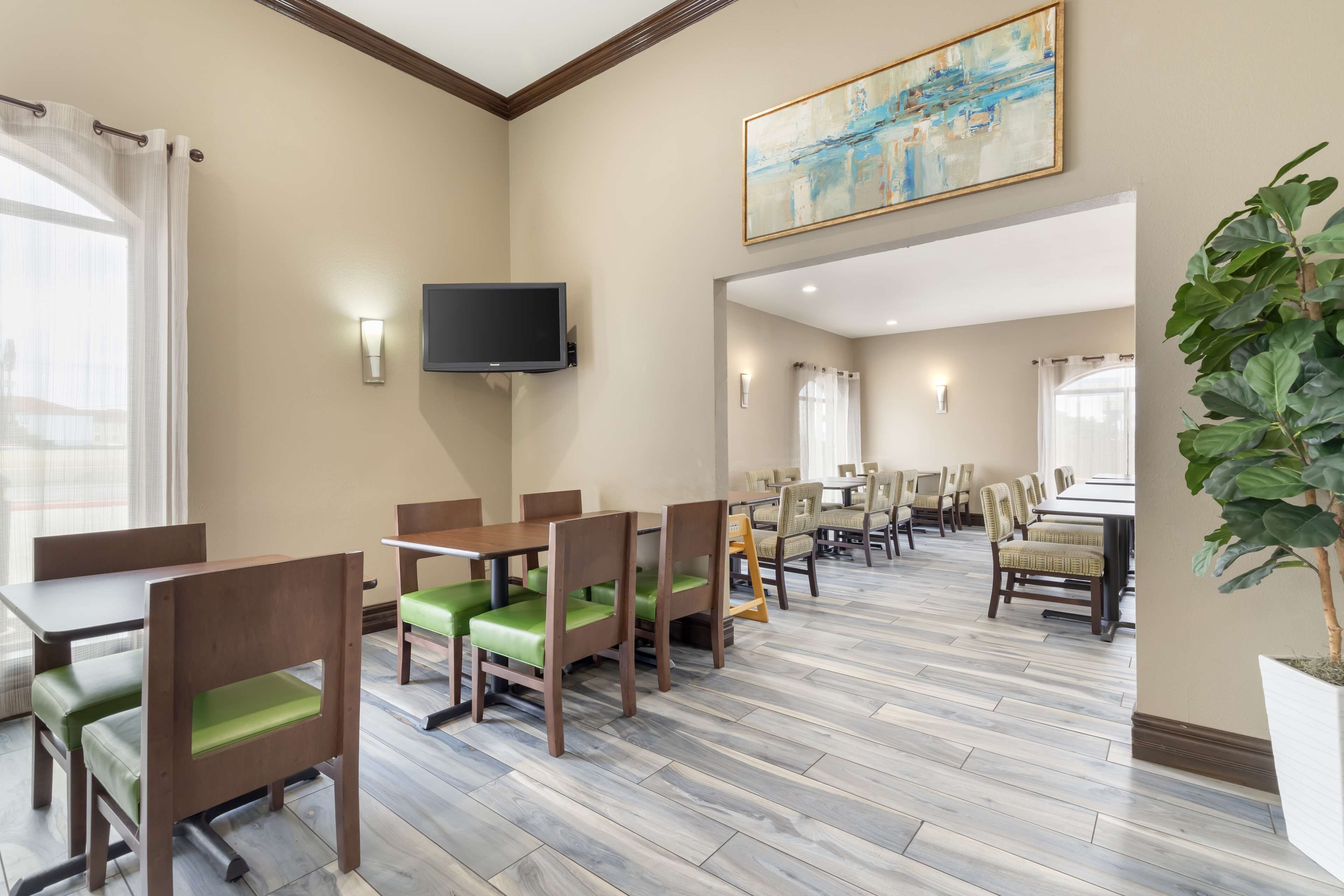 Ilmainen päivittäinen täysi aamiainen 