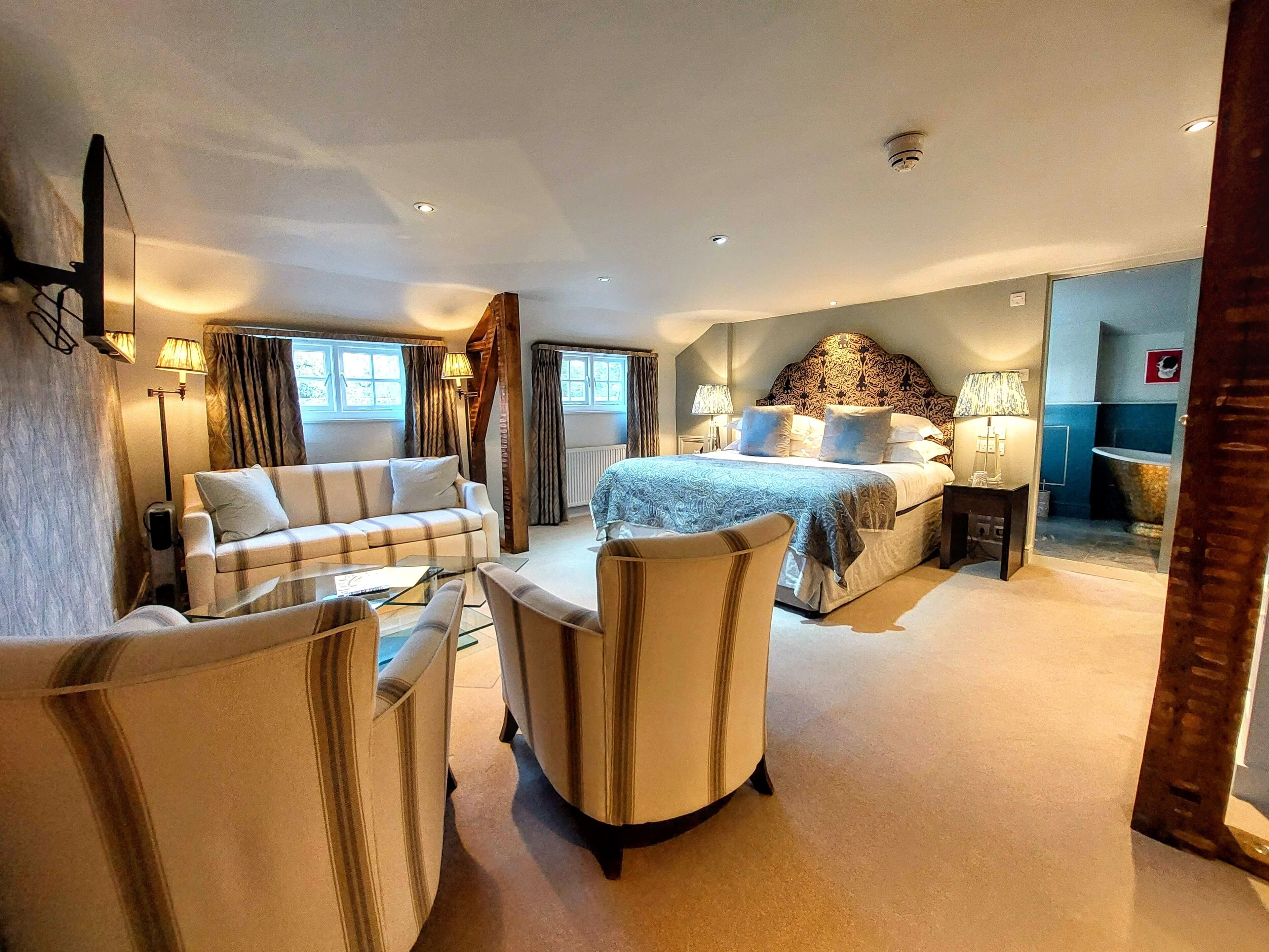 roomy | 1 bedroom, individually decorated, individually furnished, free wifi