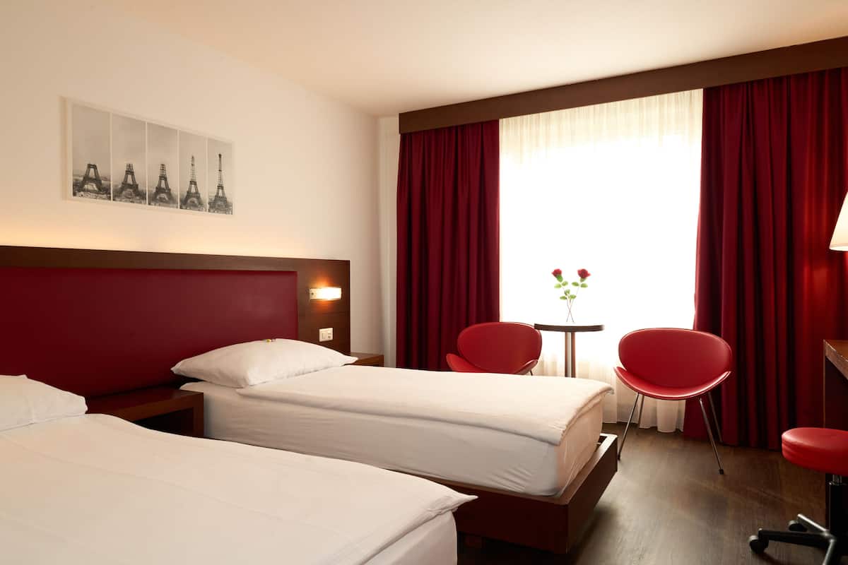 Superior Double Room, 2 Single Beds
