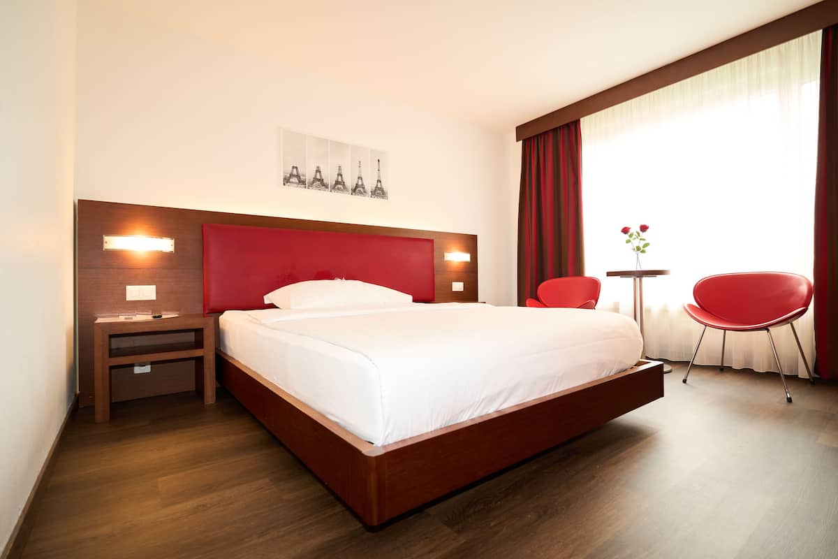 Standard Double Room, 1 Queen Bed