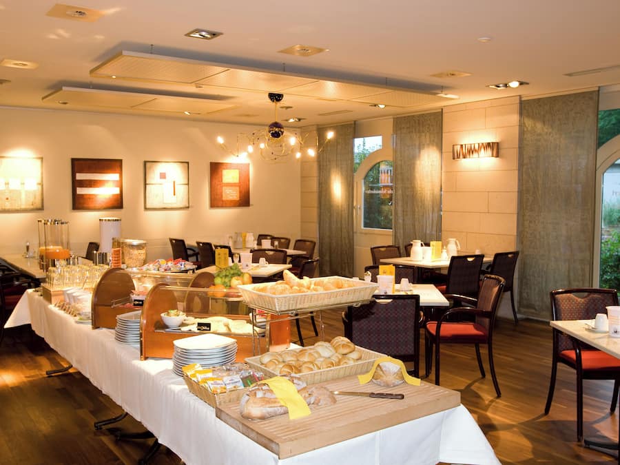 Colazione a buffet, servita tutte le mattine (14.99 CHF a persona)