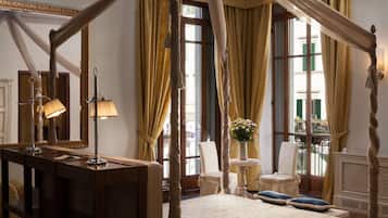 1 Schlafzimmer, Minibar, Zimmersafe, individuell dekoriert