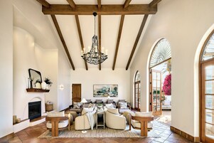 Salas de tratamientos para parejas, sauna, bañera de hidromasaje 