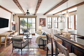 Ylelliset vuodevaatteet, pillowtop-patjalliset sängyt