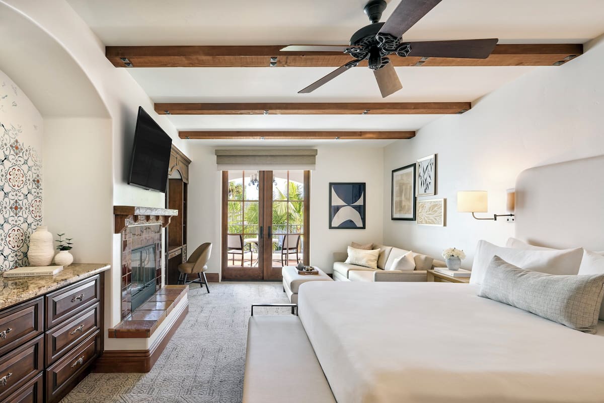 Premier Villa, 1 King Bed (Studio) | 1 bedroom, premium bedding, pillow-top beds, in-room safe