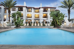 8 outdoor pools, open 8:00 AM to 10:00 PM, pool cabanas (surcharge)