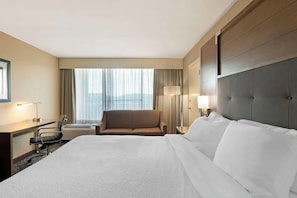 Standard Room, 1 King Bed, Accessible, Refrigerator | Premium bedding, pillowtop beds, in-room safe, desk