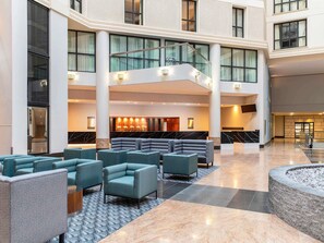 2 bars/lounges - Sofitel London Gatwick (Gatwick)