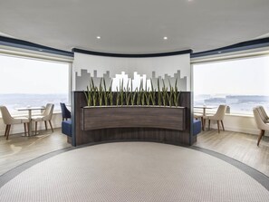 1 bedroom, Egyptian cotton sheets, premium bedding, Select Comfort beds - Sofitel London Gatwick (Gatwick)