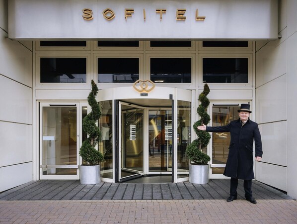 Exterior - Sofitel London Gatwick (Gatwick)