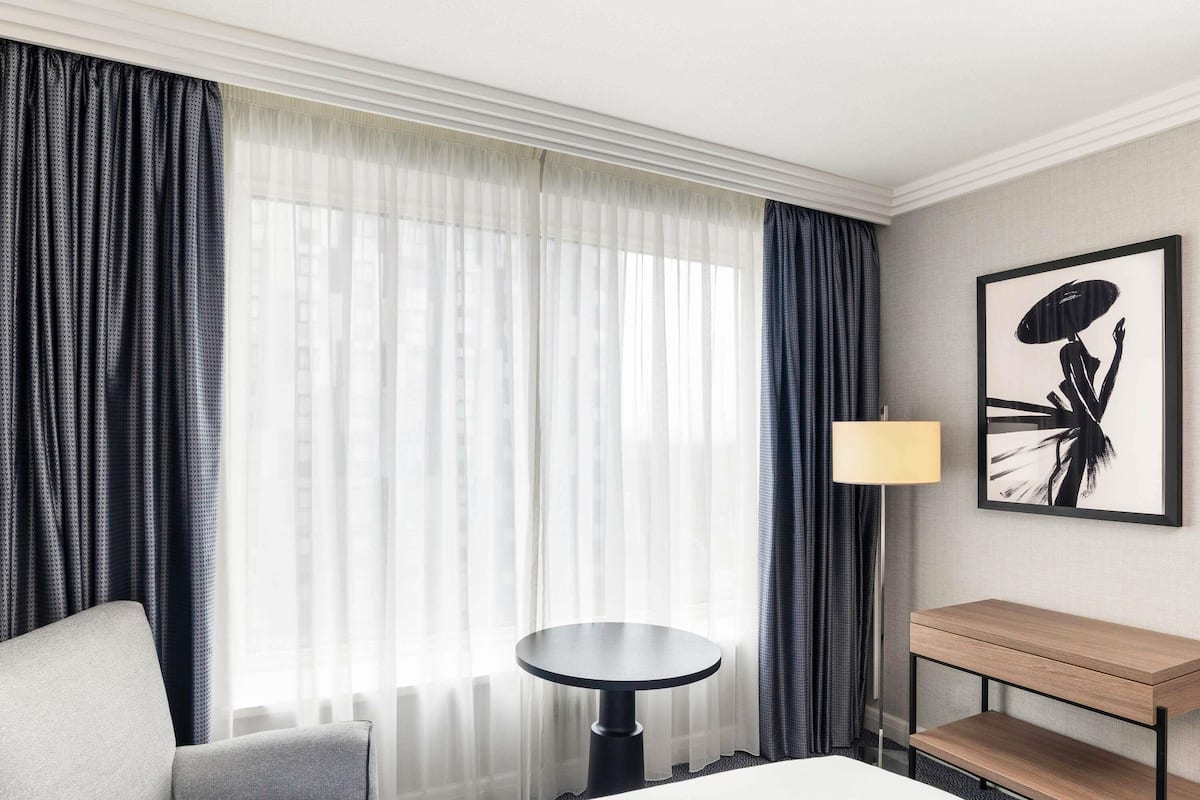 1 bedroom, Egyptian cotton sheets, premium bedding, Select Comfort beds