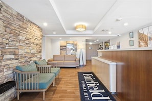 Lobby - Fairfield by Marriott Inn & Suites Wallingford New Haven (Wallingford)