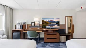 Tallelokero huoneessa, työpöytä, pimennysverhot, äänieristys