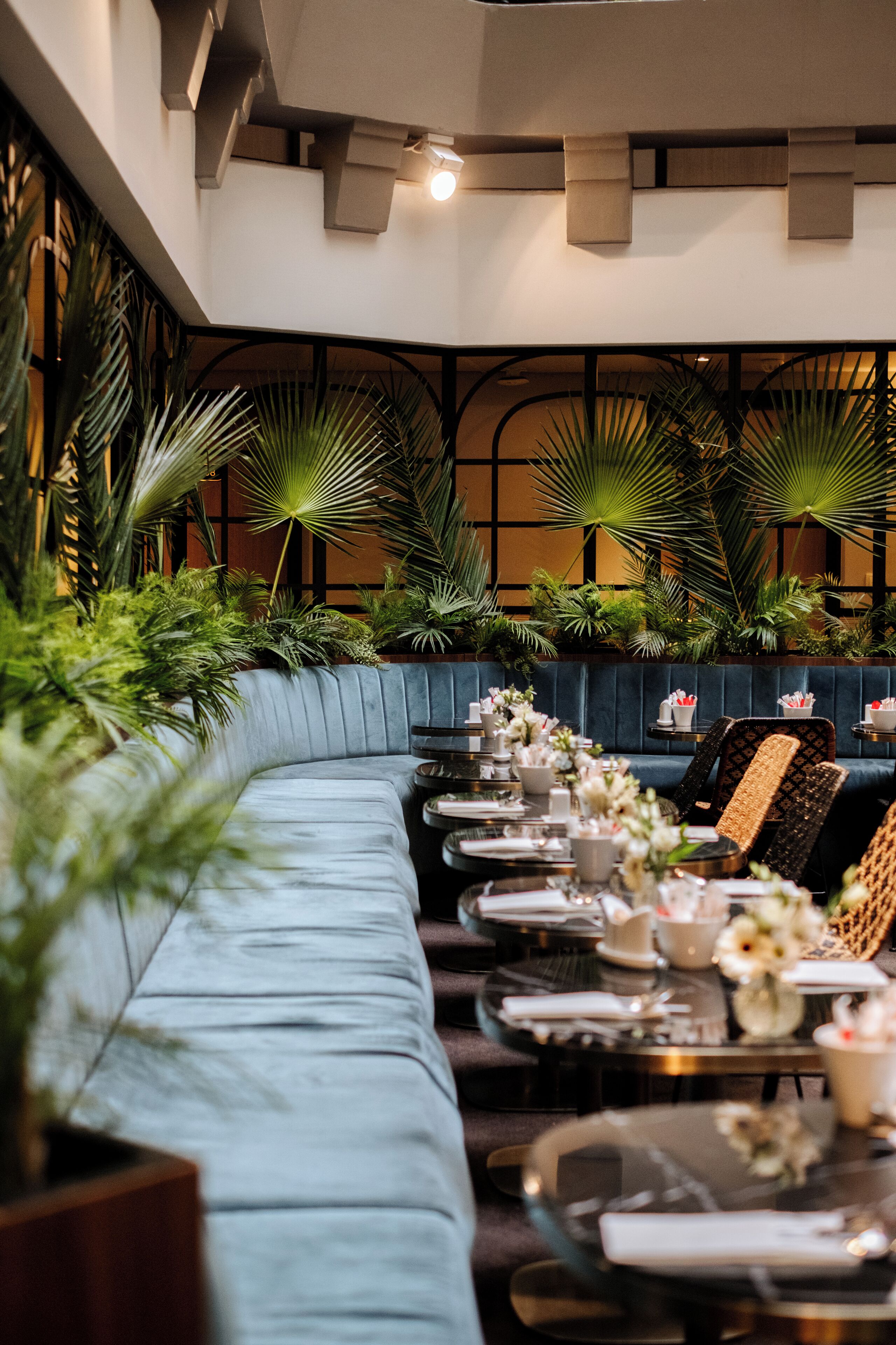 Petit déjeuner buffet (18 EUR par personne)