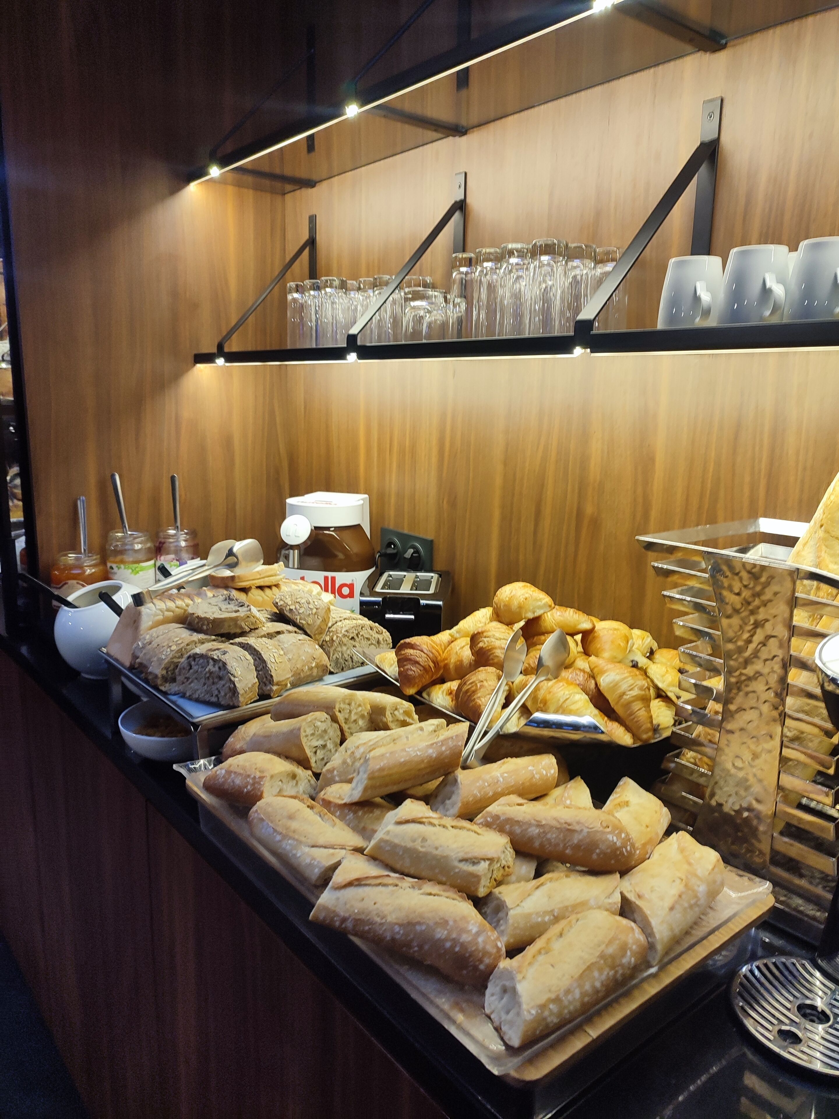daily buffet breakfast (eur 18 per person)