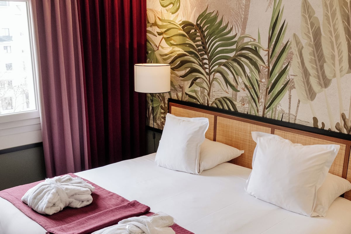 Deluxe Double Room | In-room safe, desk, blackout drapes, soundproofing