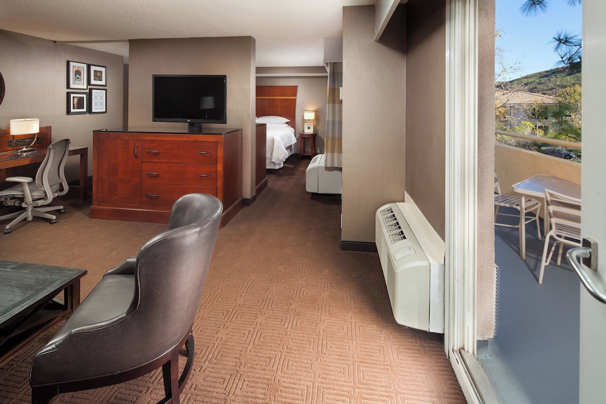 1 bedroom, premium bedding, down duvets, in-room safe