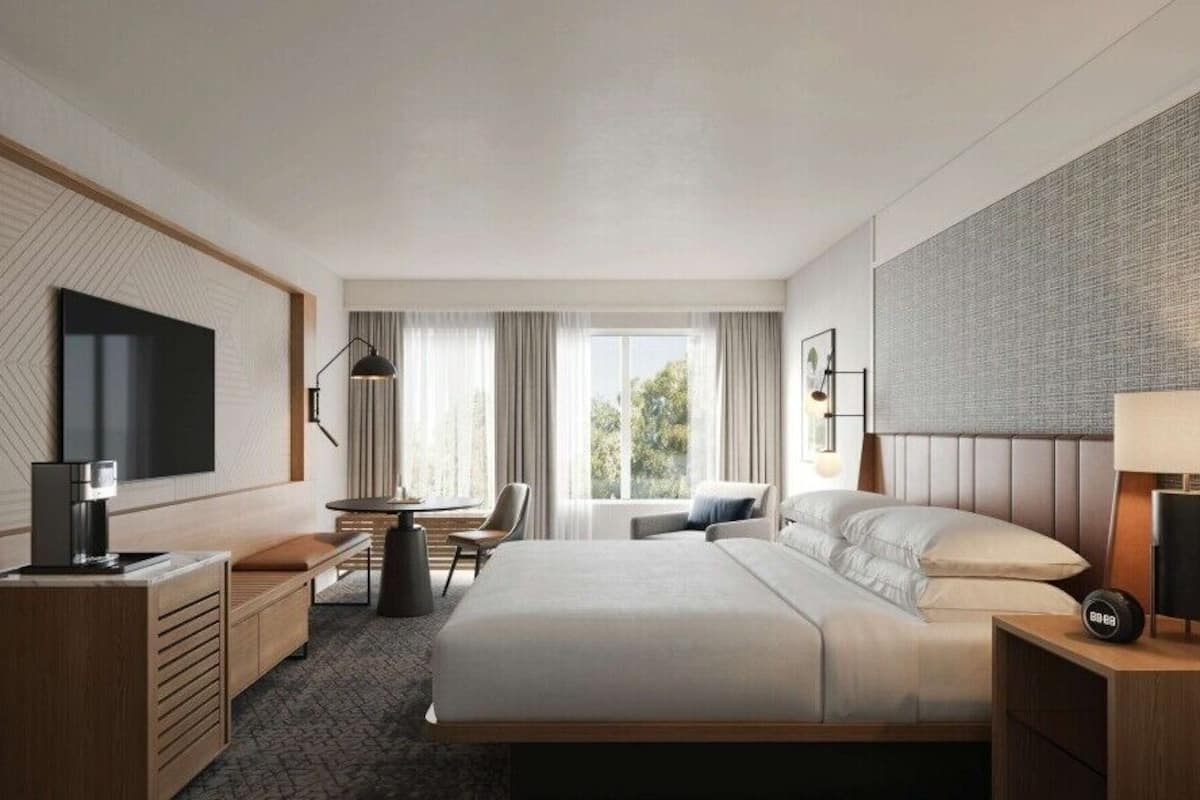 Room, 1 King Bed | Premium bedding, down comforters, in-room safe, individually furnished