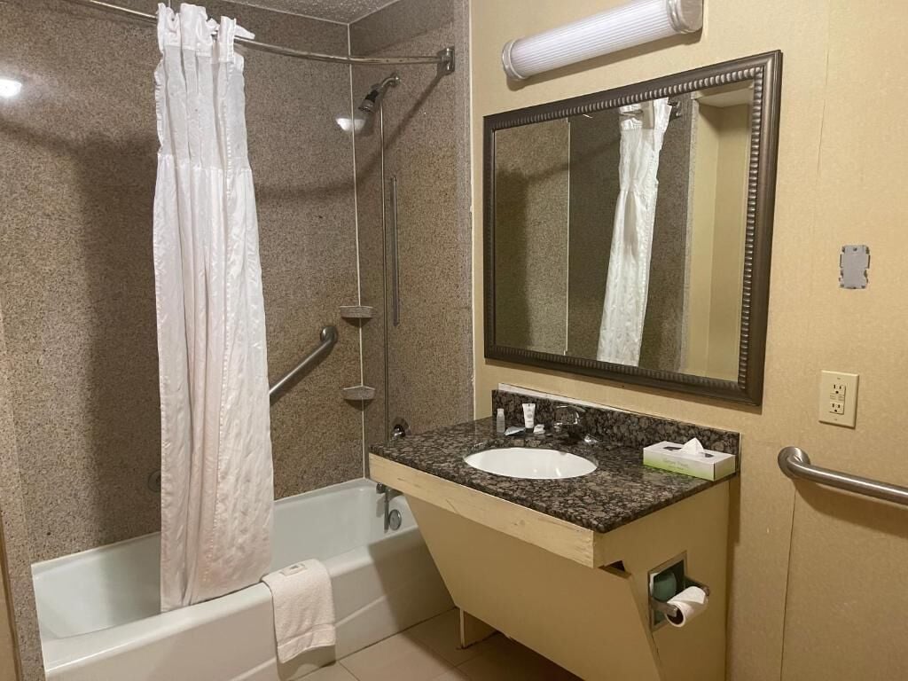 Photo - Budgetel Inn & Suites Atlanta