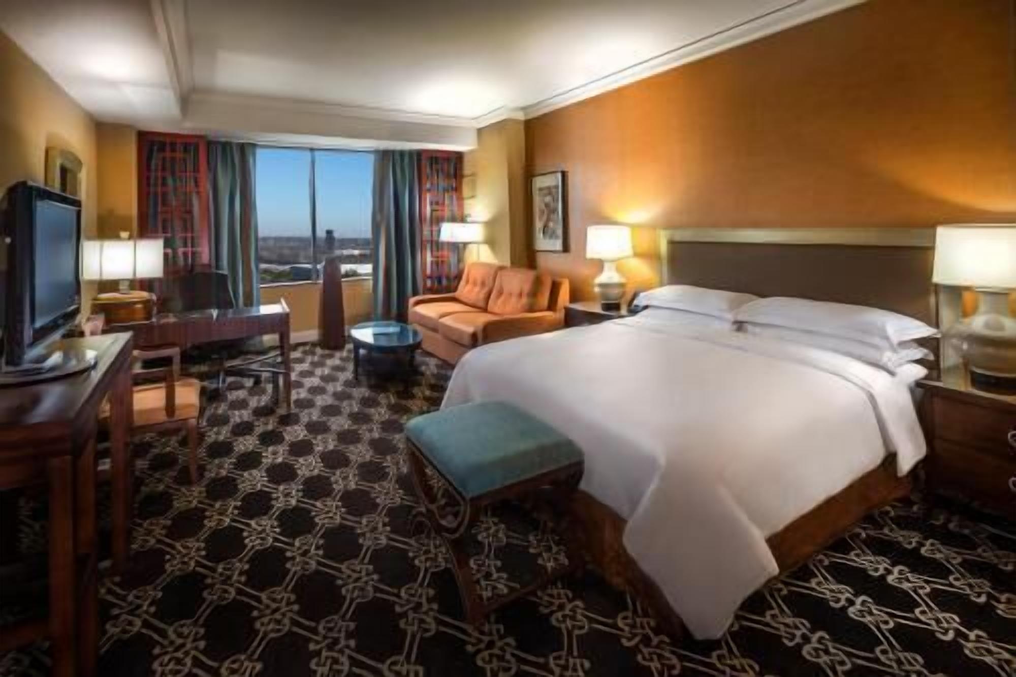 Premium bedding, pillowtop beds, in-room safe, iron/ironing board