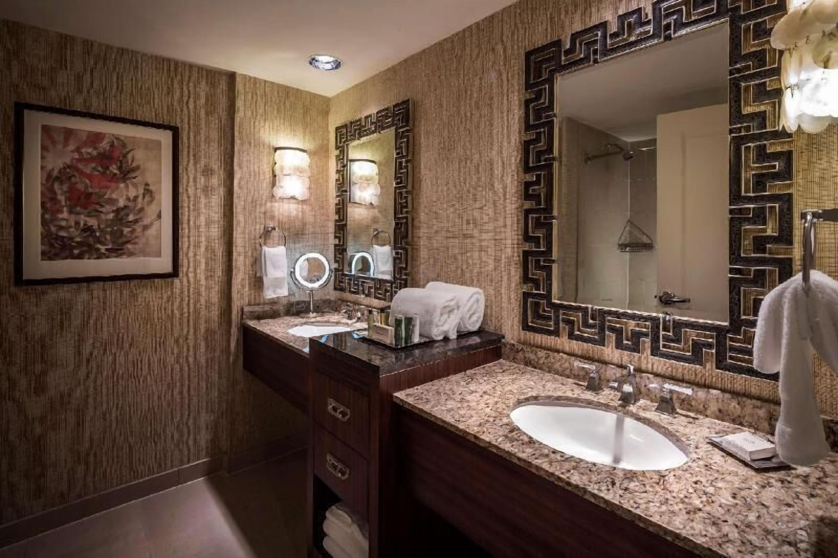 Bathroom | Free toiletries, hair dryer, towels, soap