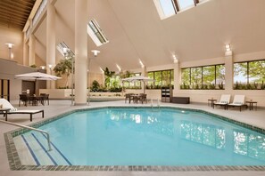 Indoor pool, sun loungers