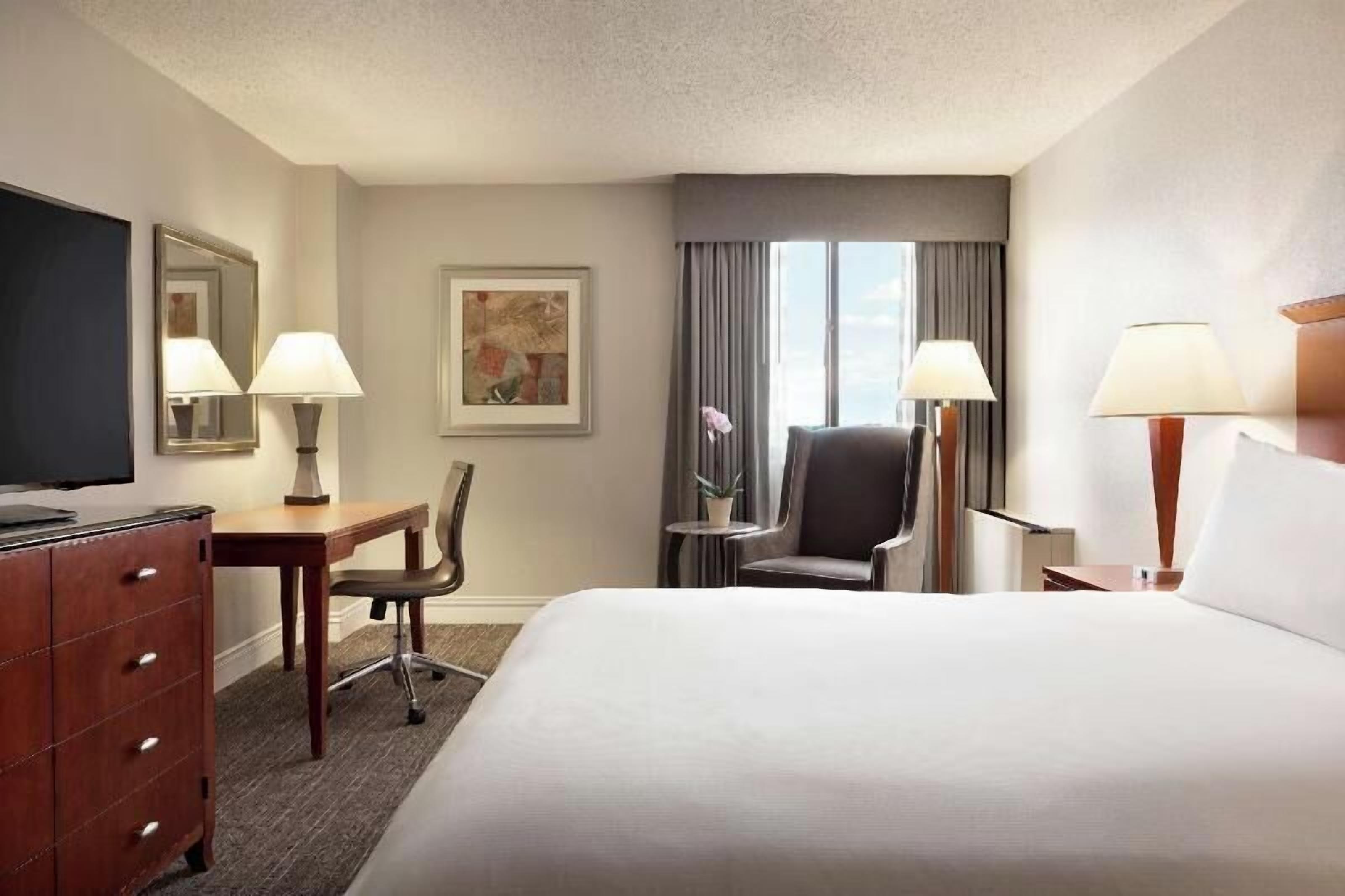 Premium bedding, in-room safe, desk, blackout curtains