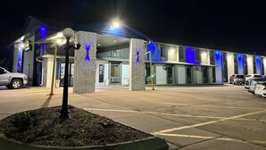 Exterior - Days Inn by Wyndham Salina I-70 (Salina)